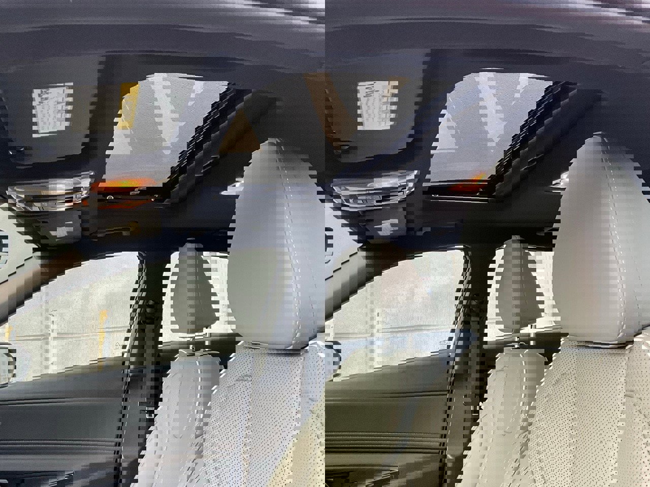 Used 2025 Hyundai Elantra Limited image 21