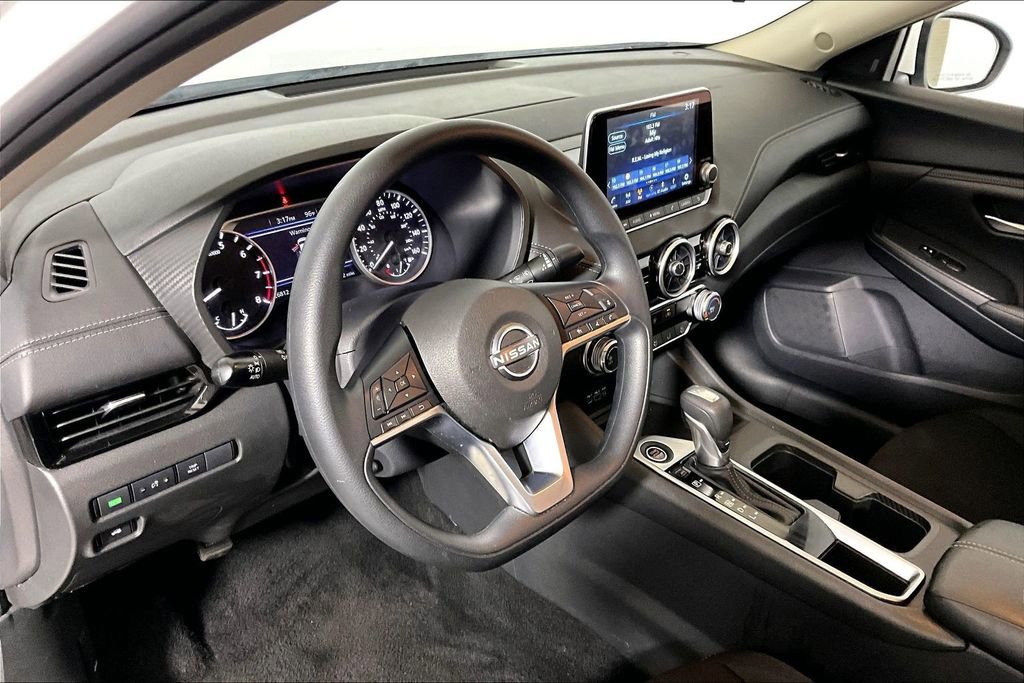 Used 2025 Nissan Sentra SV FWD image 10