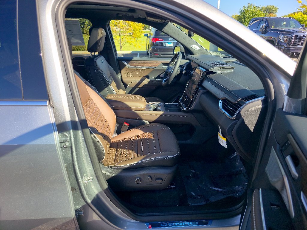 New 2027 GMC Acadia Denali Ultimate AWD/4WD image 28