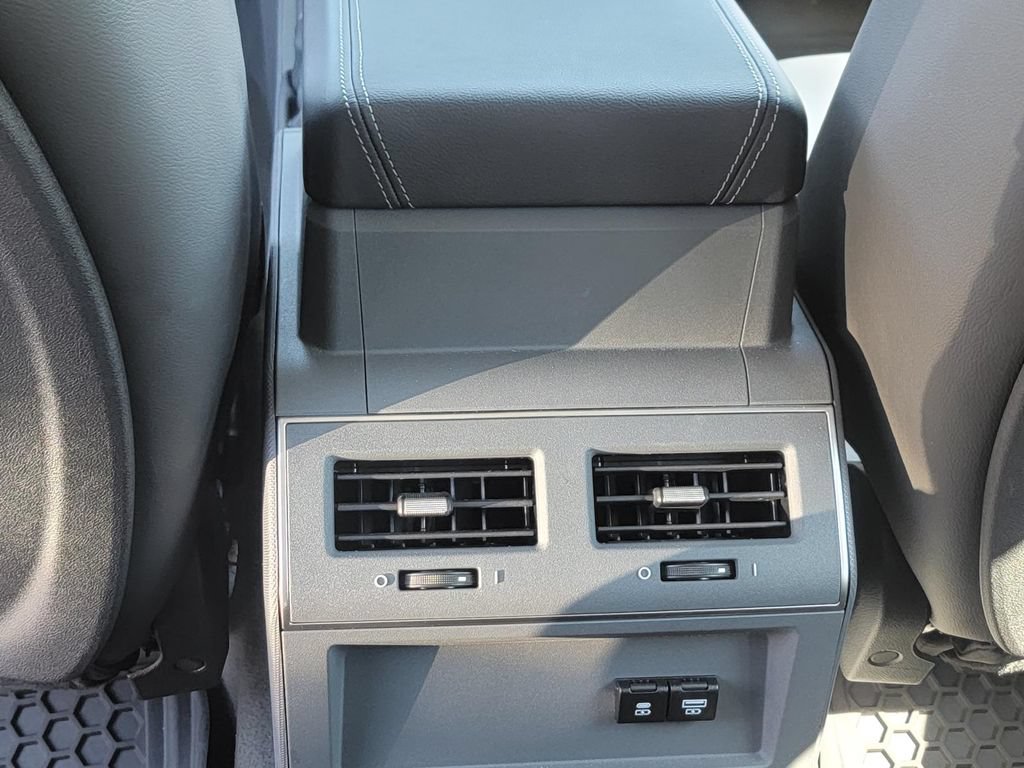 Used 2024 INEOS Grenadier Station Wagon AWD/4WD image 30