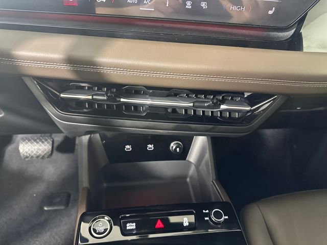 Used 2025 Audi Q6 e-tron Premium Plus w/ Premium Plus RWD image 22