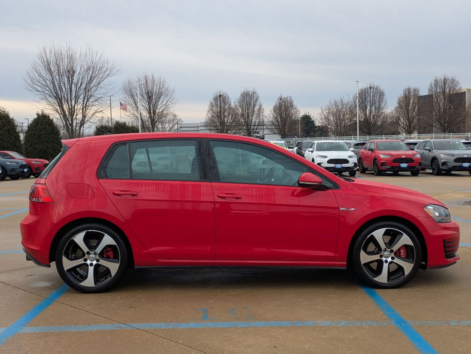 Used 2016 Volkswagen GTI SE w/ Driver Assistance Package image 5