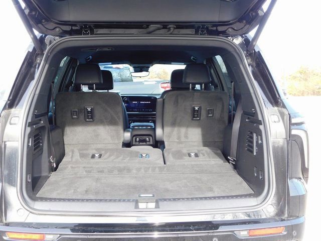 Used 2025 Chevrolet Traverse High Country w/ LPO, Floor Liner Package image 27