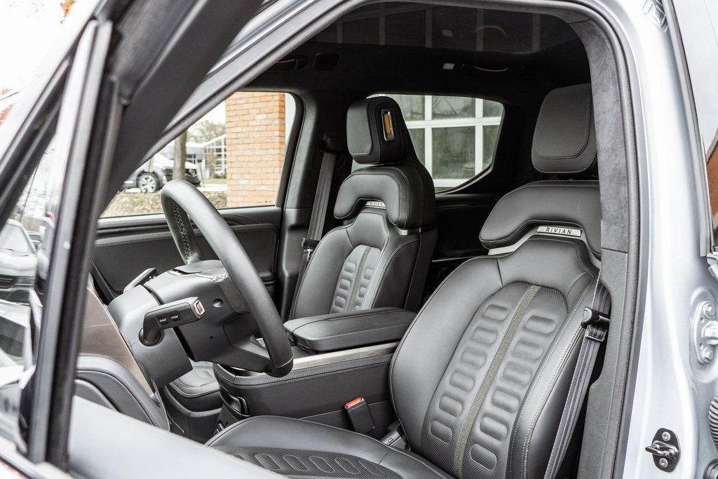 Used 2023 Rivian R1T Adventure image 7