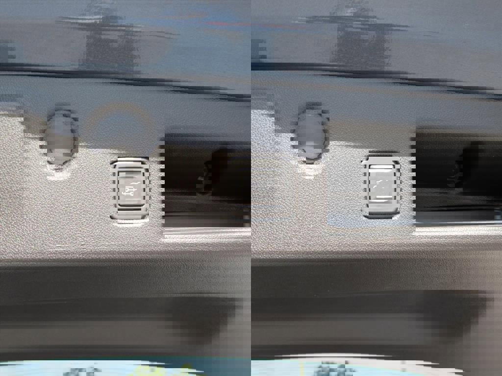 Used 2024 Chevrolet Equinox LT image 31