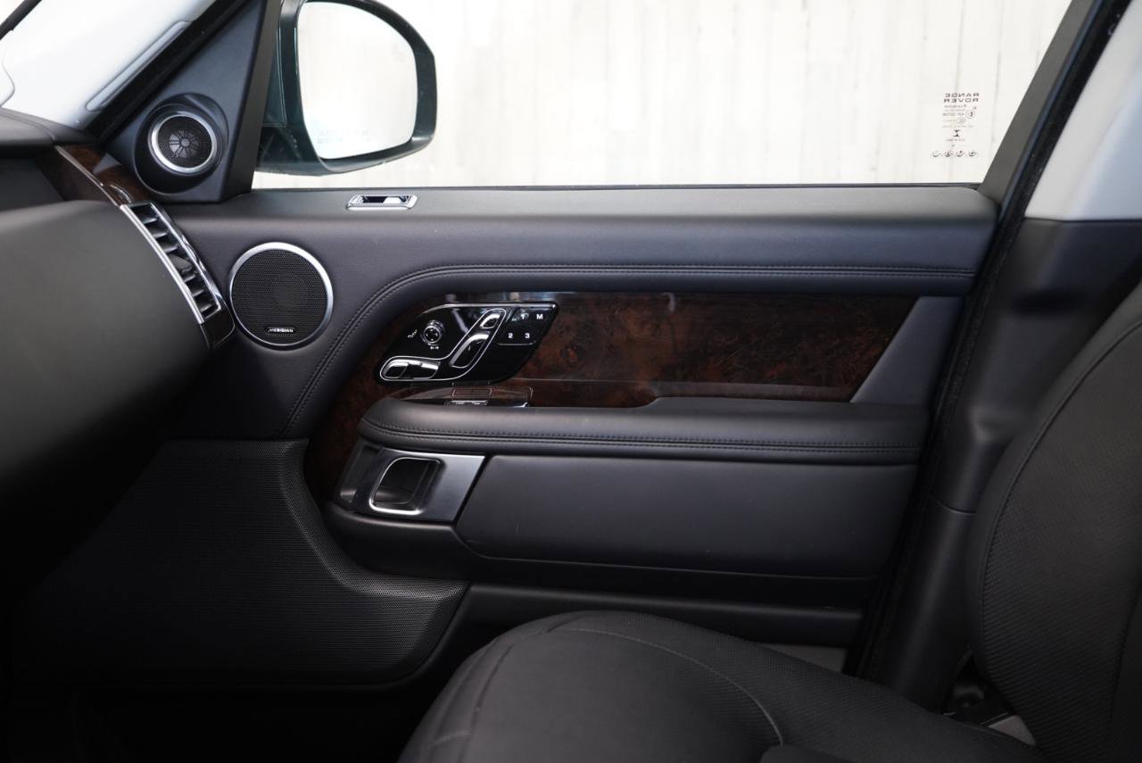Used 2018 Land Rover Range Rover Supercharged image 31