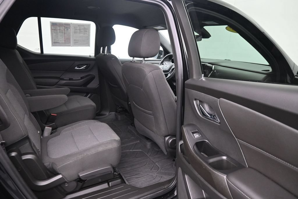 Used 2023 Chevrolet Traverse LT FWD image 12