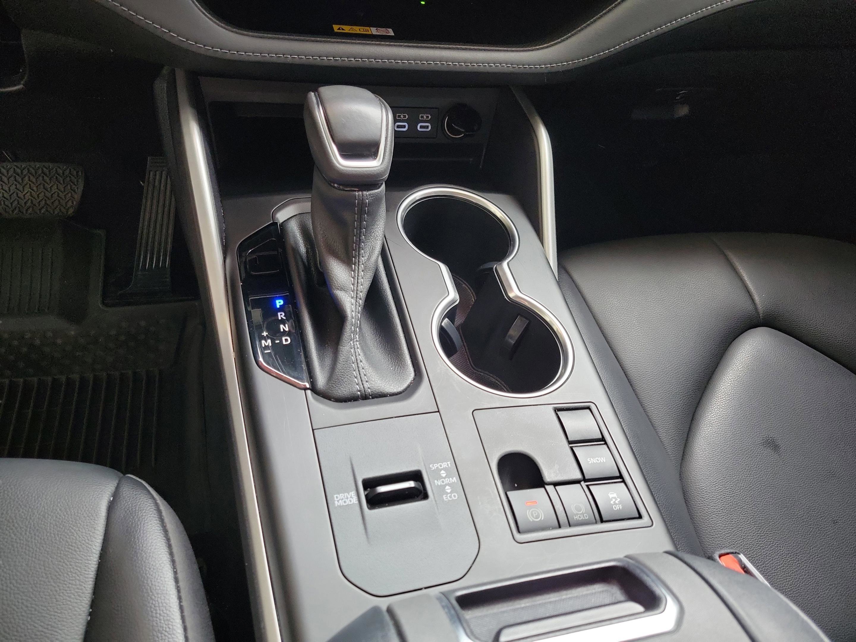 Used 2023 Toyota Highlander XLE image 19