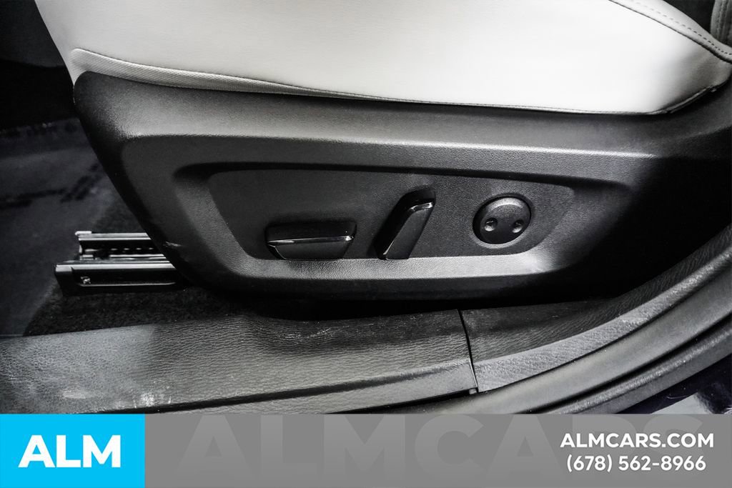 Used 2025 Mitsubishi Outlander SE image 31