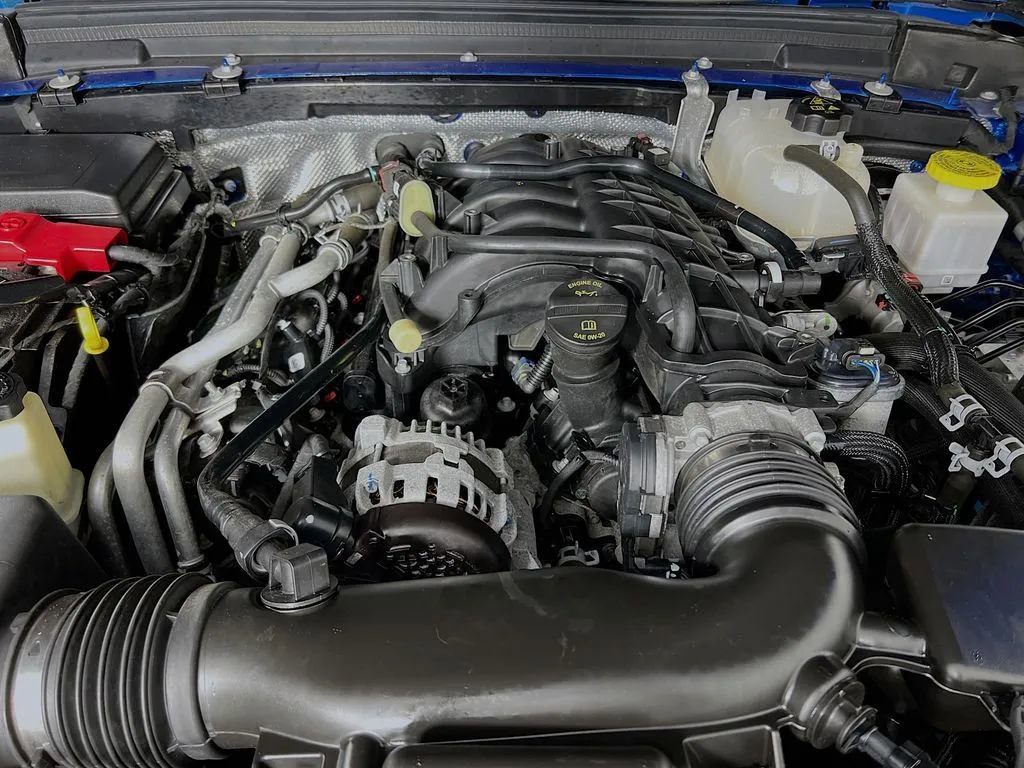Used 2024 Jeep Gladiator Sport AWD/4WD image 28