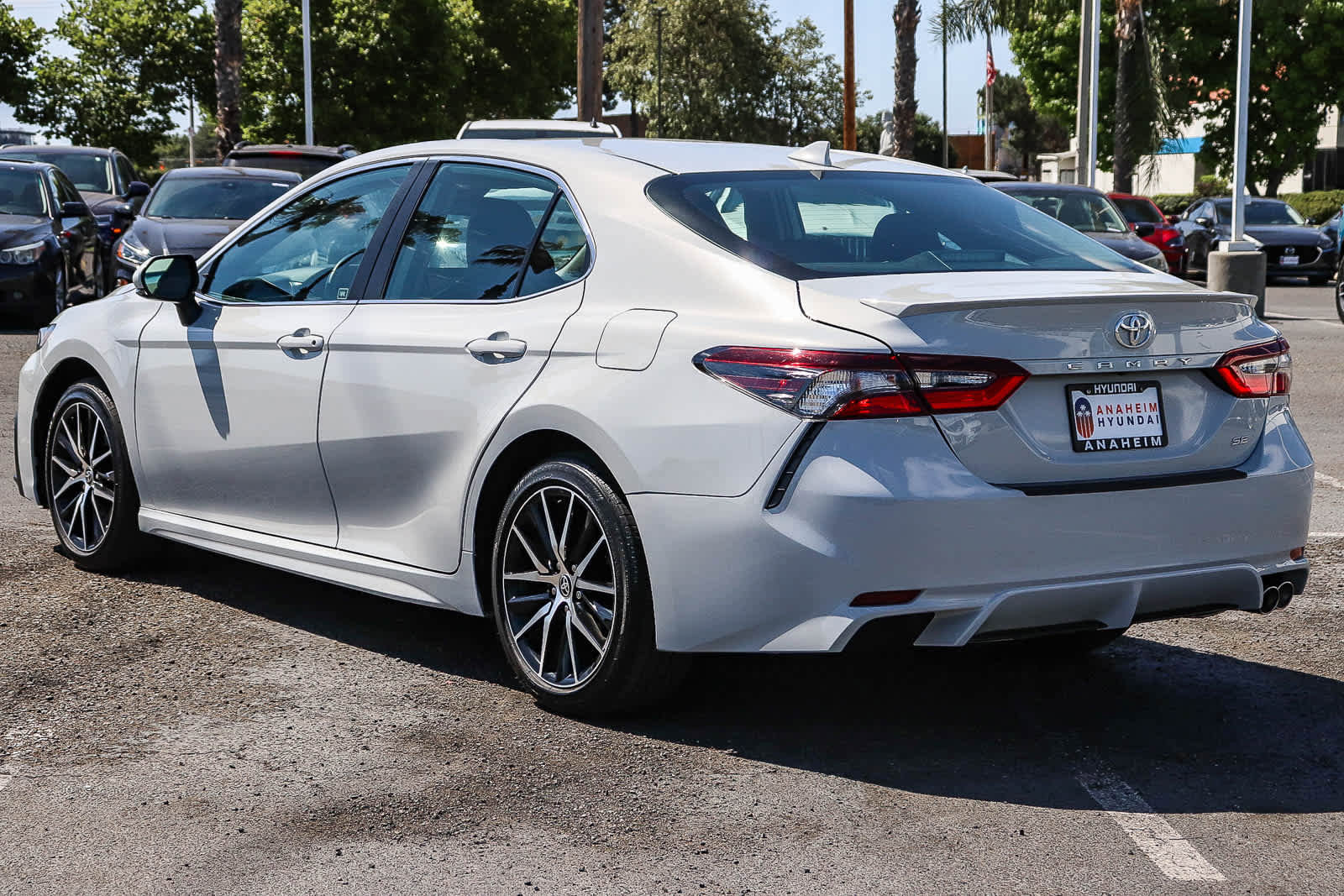 Used 2024 Toyota Camry SE FWD image 8