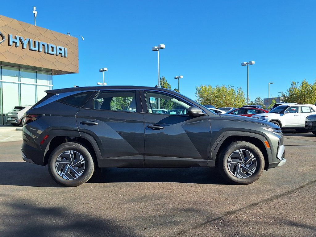 New 2026 Hyundai Tucson Blue SE w/ Tow & Go Package AWD/4WD image 2
