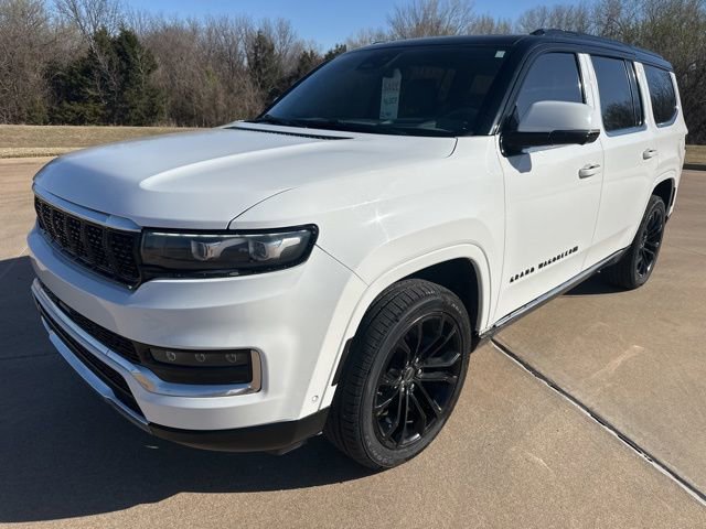 Used 2022 Jeep Grand Wagoneer Series III w/ Rear Seat Video Group 1 image 1