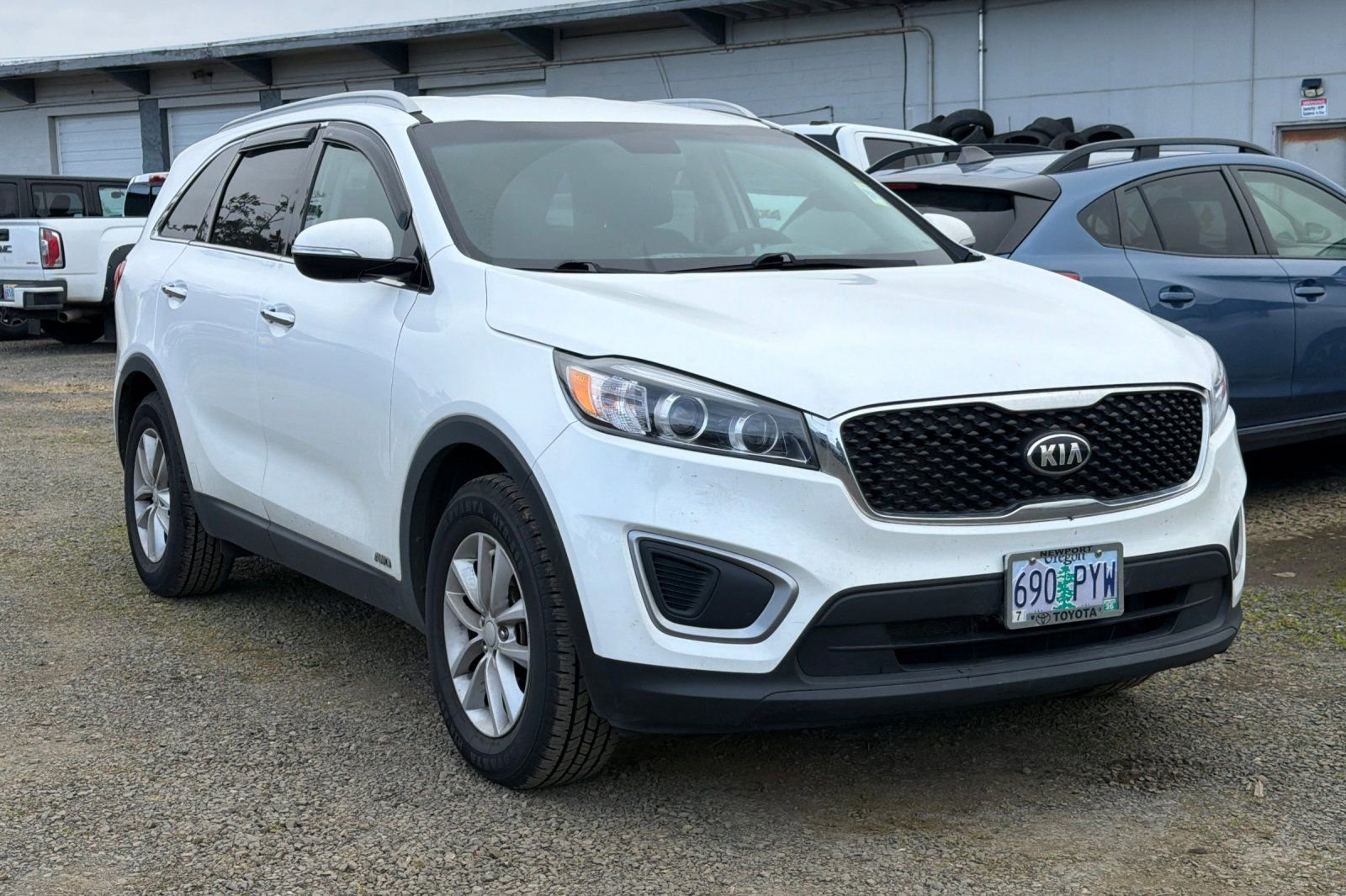Used 2017 Kia Sorento LX image 2