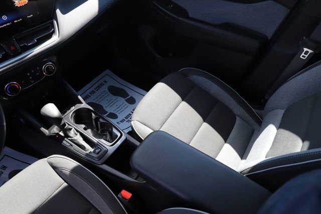 Used 2025 Chevrolet TrailBlazer LT w/ Driver Confidence Package image 27