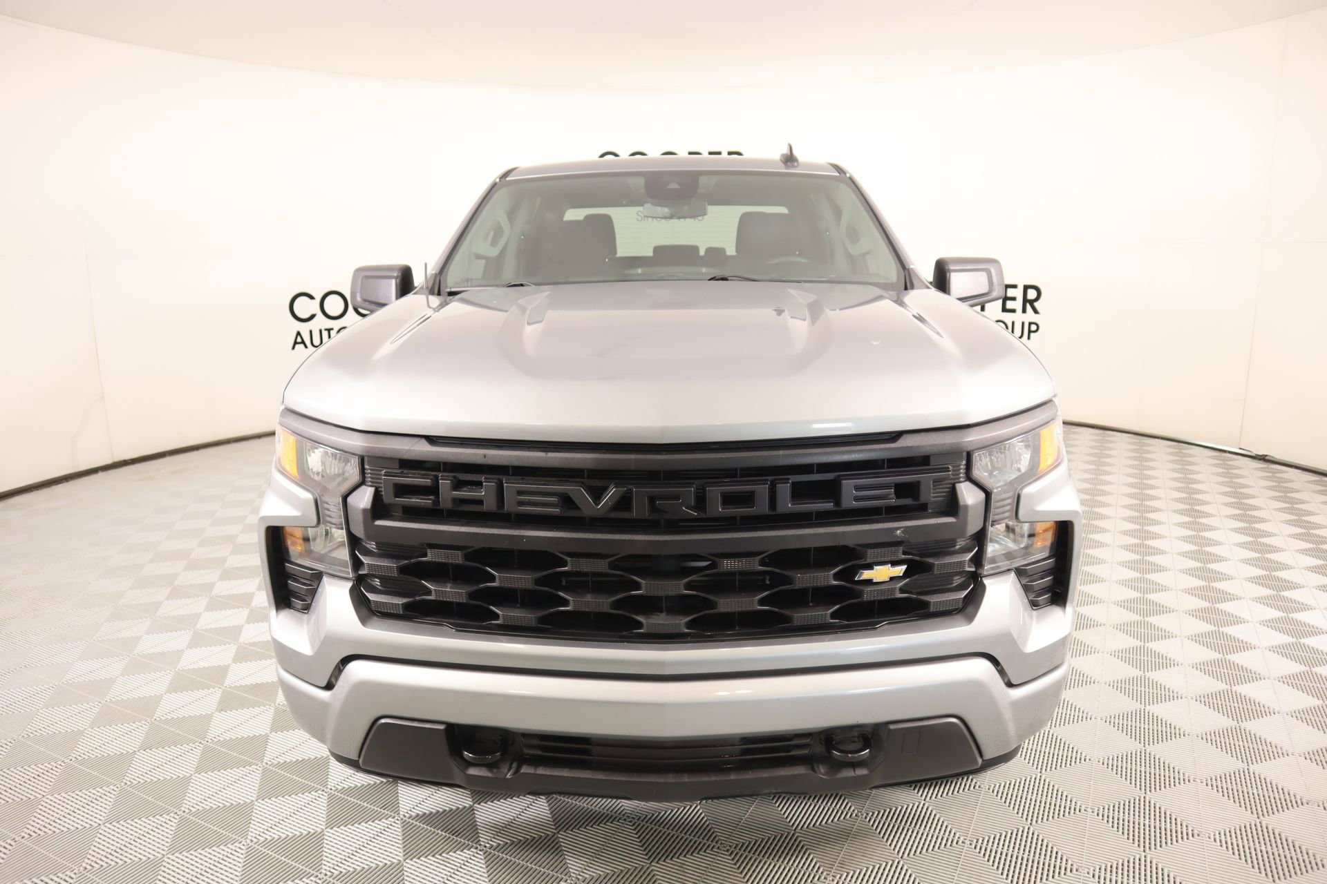 Used 2023 Chevrolet Silverado 1500 Custom image 8