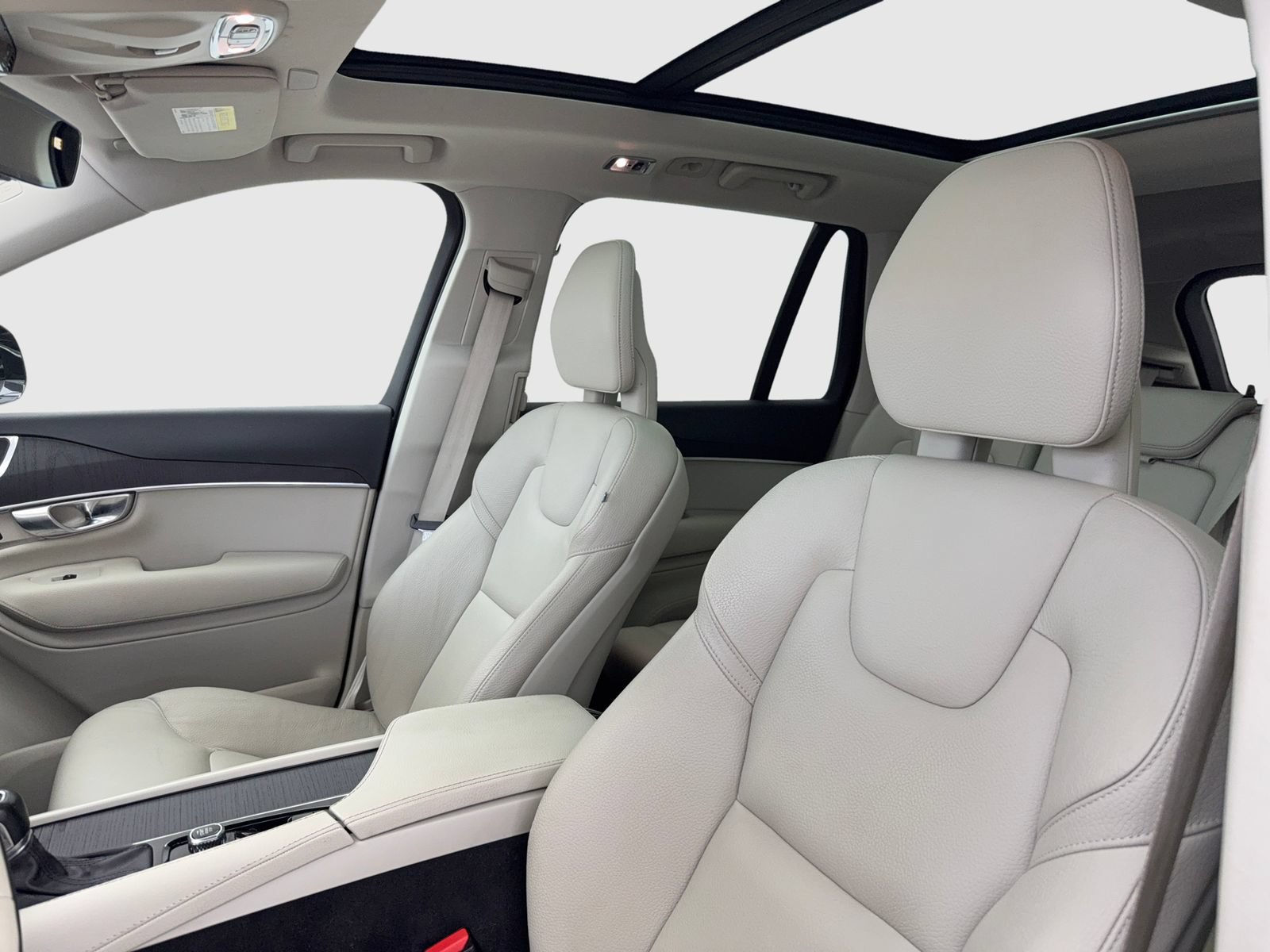 Used 2020 Volvo XC90 T5 Momentum w/ Protection Package Premier FWD image 15