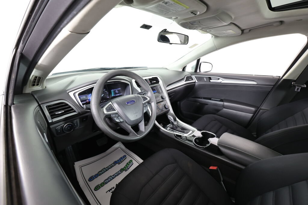 Used 2015 Ford Fusion SE FWD image 10