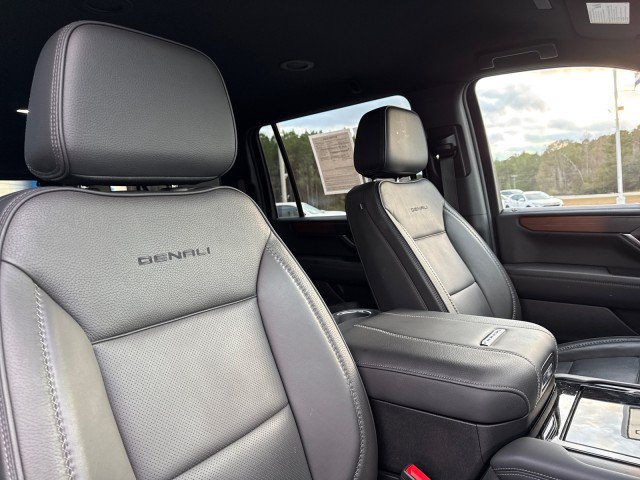Used 2025 GMC Yukon XL Denali AWD/4WD image 11