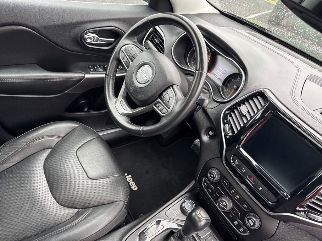 Used 2019 Jeep Cherokee Limited w/ Technology Group AWD/4WD image 28