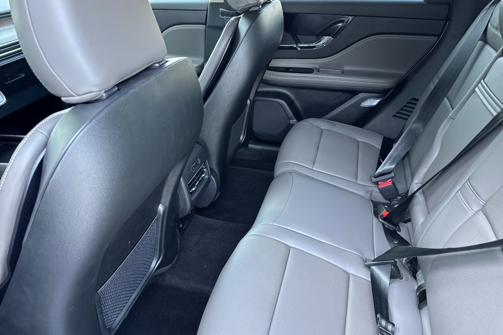 New 2025 Lincoln Corsair Reserve w/ Equipment Group 202A image 11