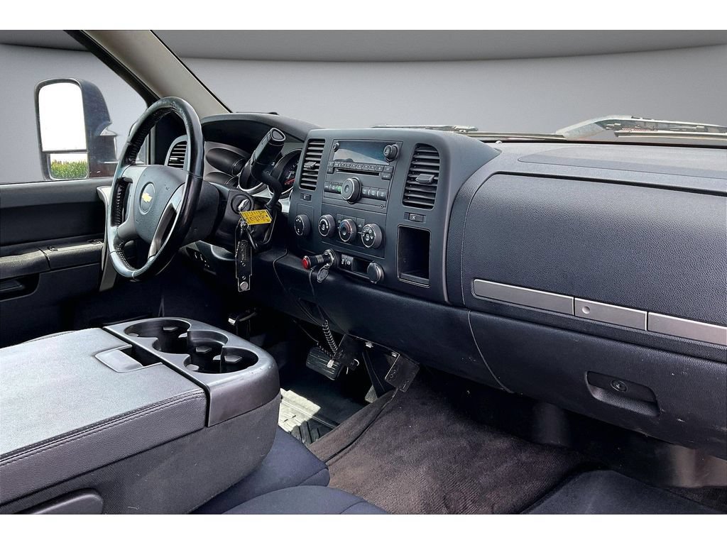 Used 2014 Chevrolet Silverado 2500 LT w/ Snow Plow Prep Package AWD/4WD image 38