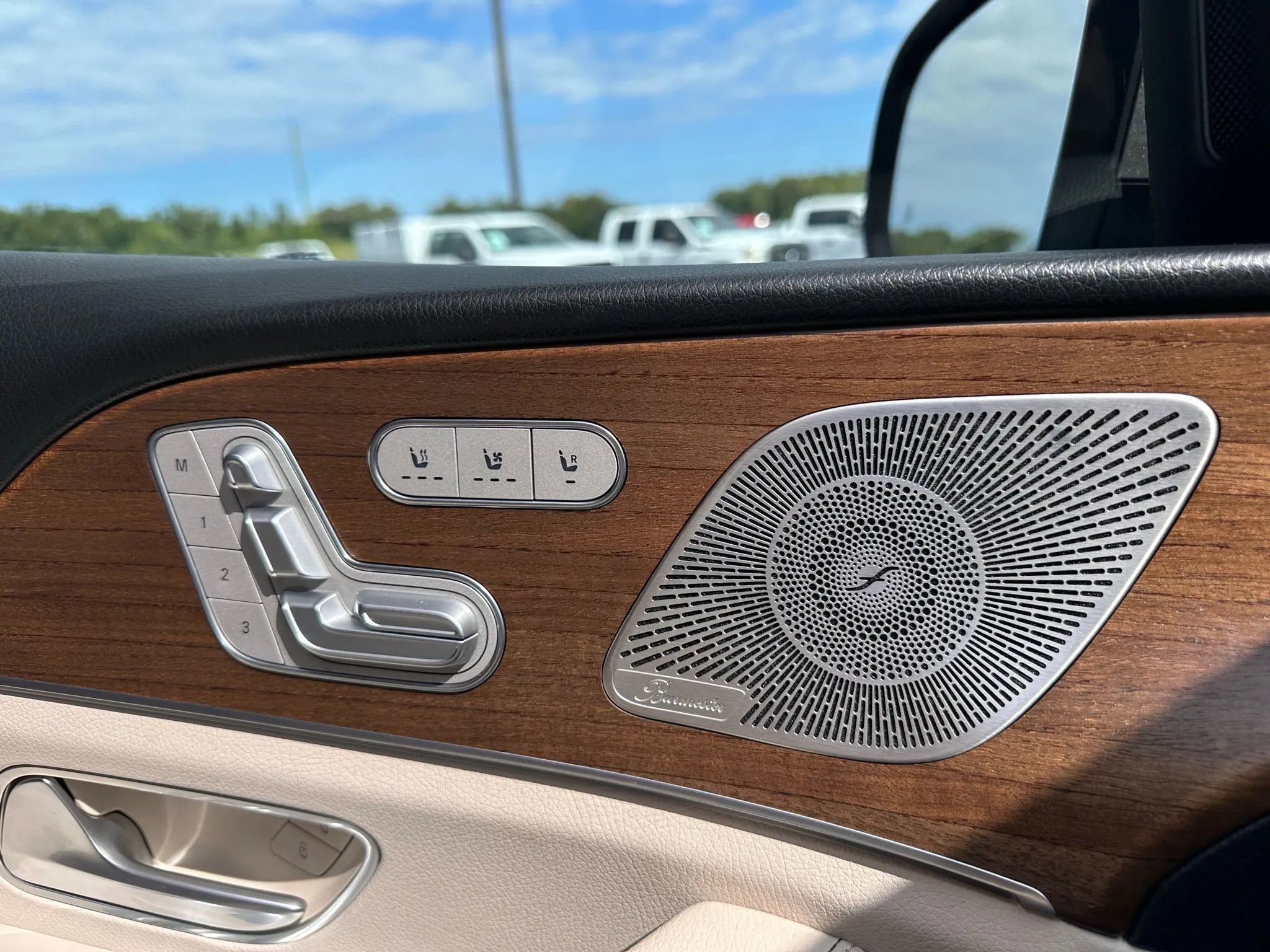 Used 2021 Mercedes-Benz GLS 450 4MATIC image 6