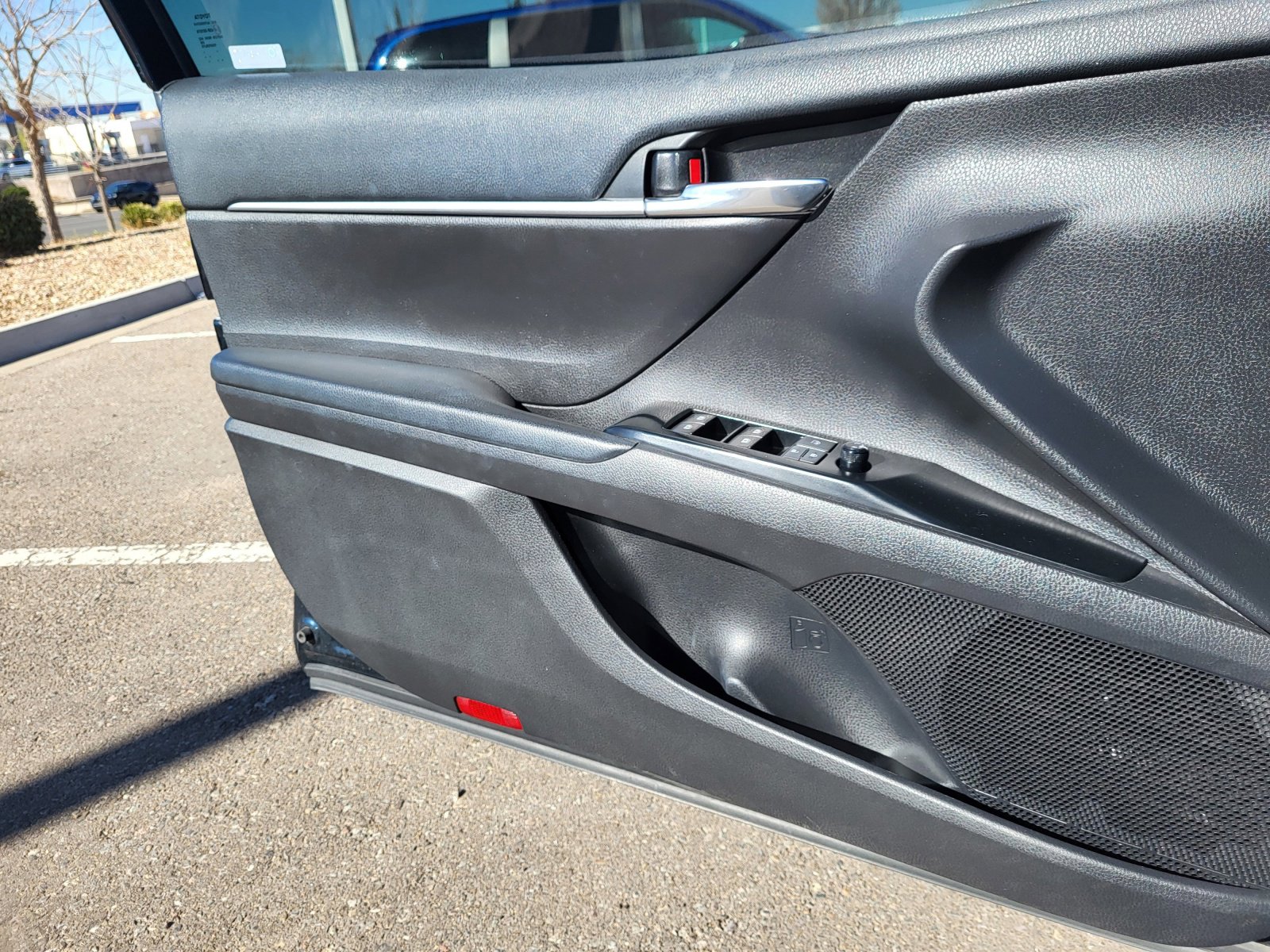 Used 2020 Toyota Camry SE image 14