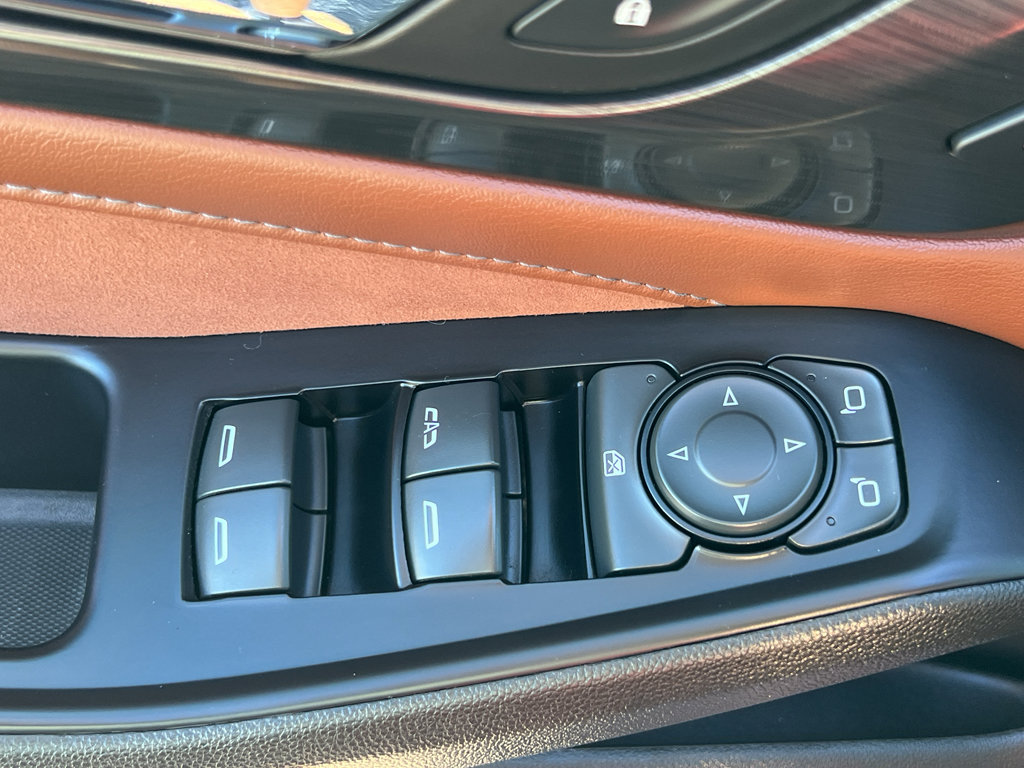 Used 2019 Chevrolet Traverse High Country w/ LPO, Cargo Package AWD/4WD image 12