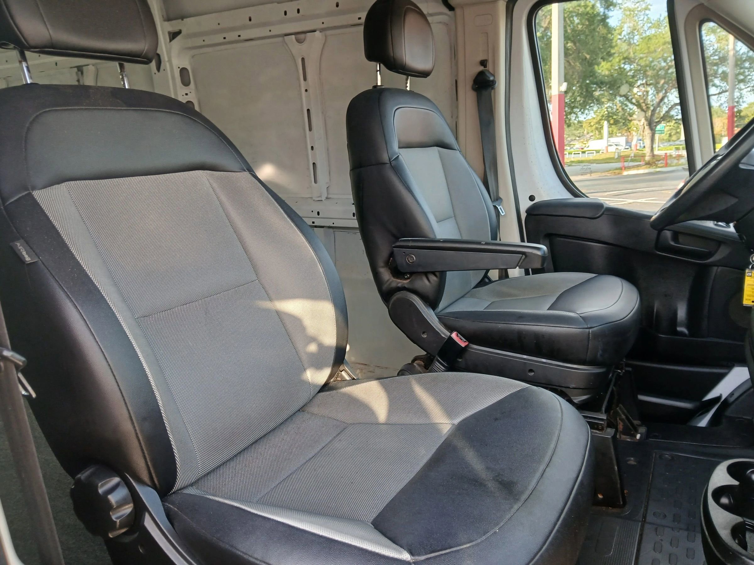 Used 2017 RAM ProMaster 2500 FWD image 23