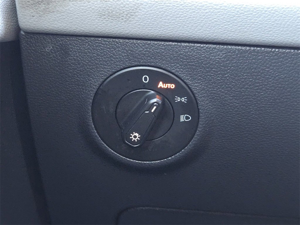 Used 2024 Volkswagen Taos SE image 24