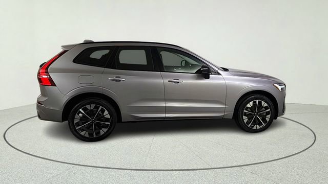 New 2026 Volvo XC60 T8 Plus w/ Climate Package PRO AWD/4WD image 8