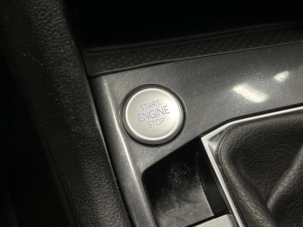 Used 2024 Volkswagen Tiguan SE R-Line image 22