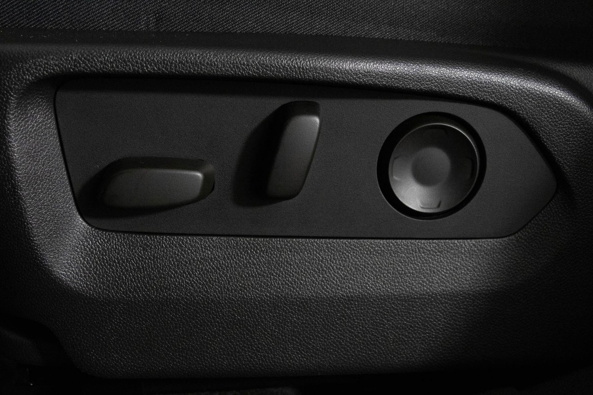 Certified 2025 Buick Envision Preferred image 16