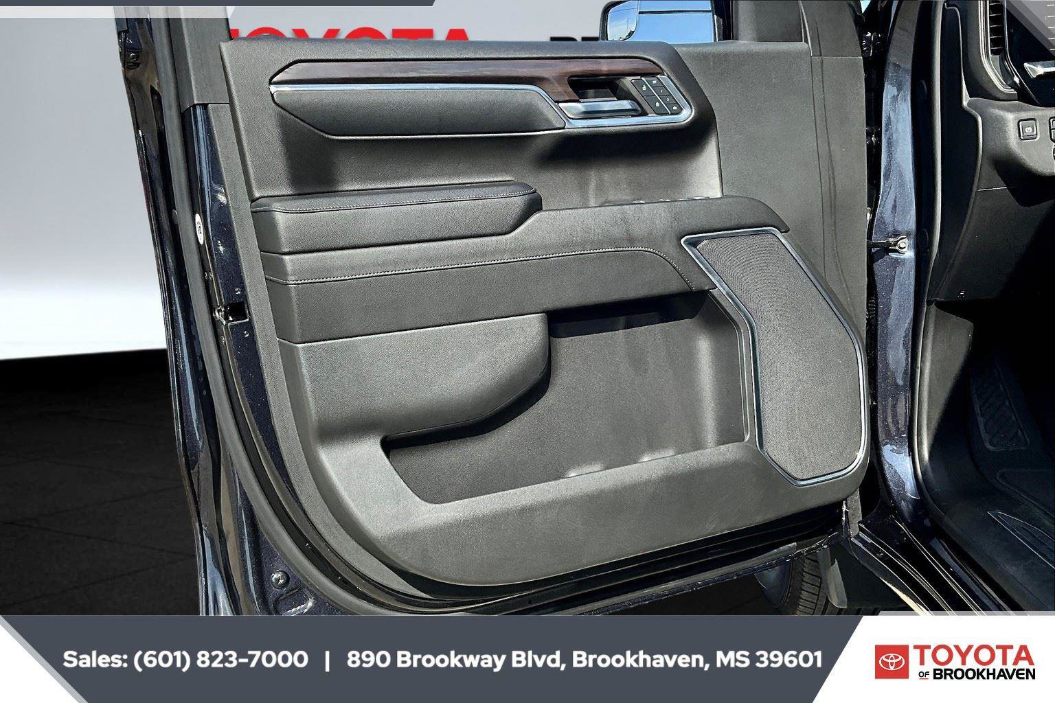 Used 2024 GMC Sierra 1500 SLT AWD/4WD image 17