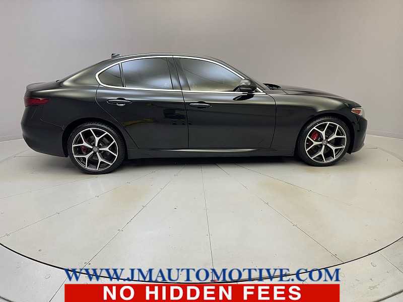 Used 2020 Alfa Romeo Giulia Ti w/ Active Blind Spot Package AWD/4WD image 6