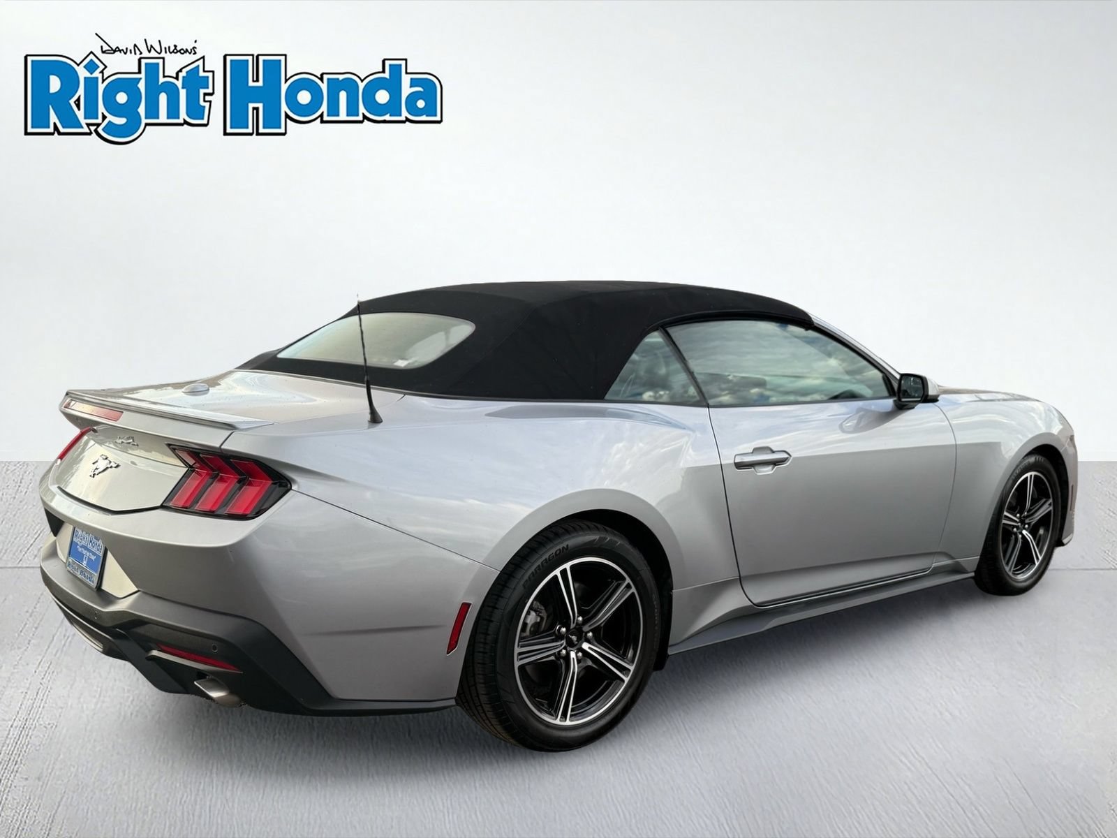 Used 2024 Ford Mustang Premium RWD image 8