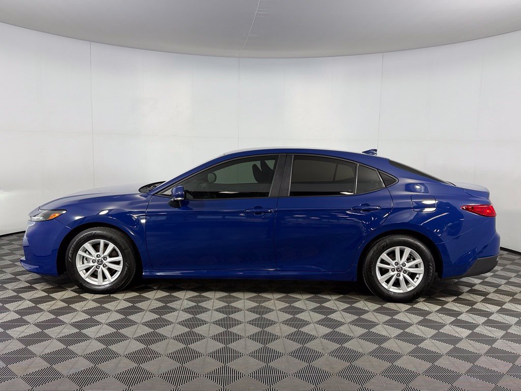 Used 2026 Toyota Camry LE FWD image 11