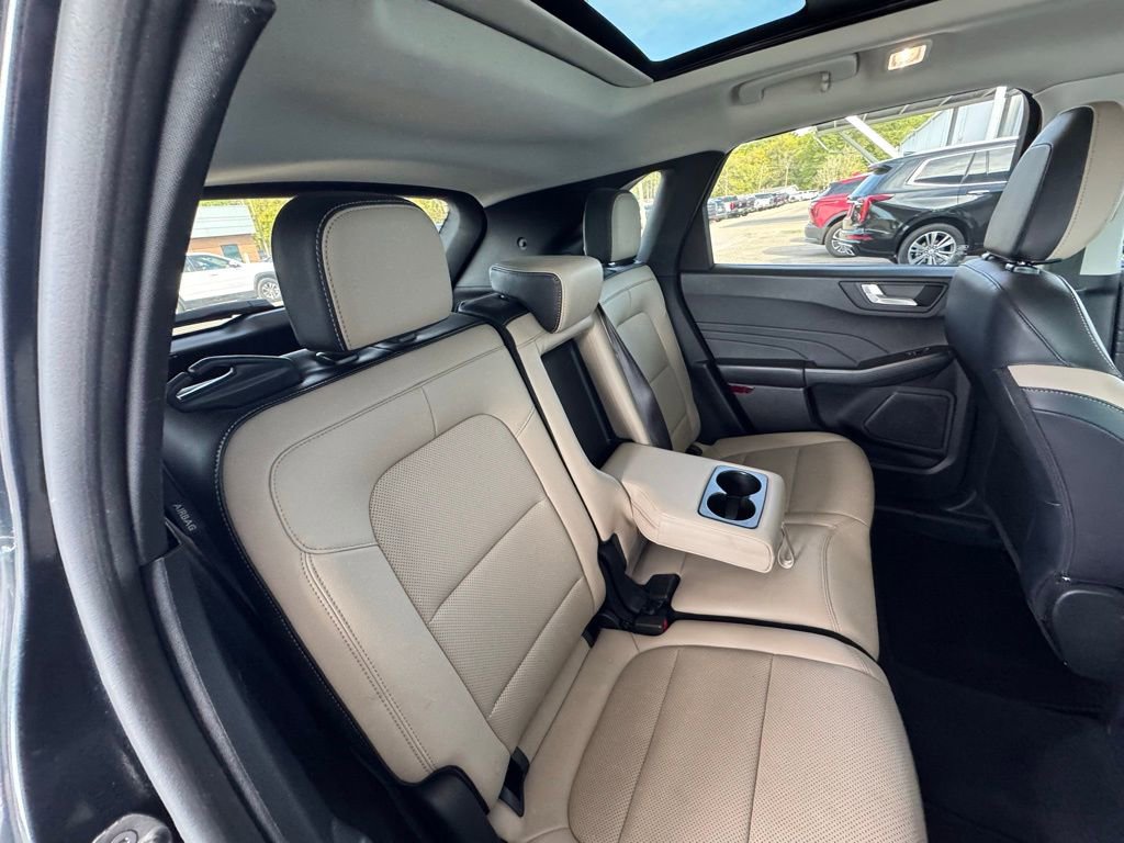 Used 2022 Ford Escape Titanium image 24