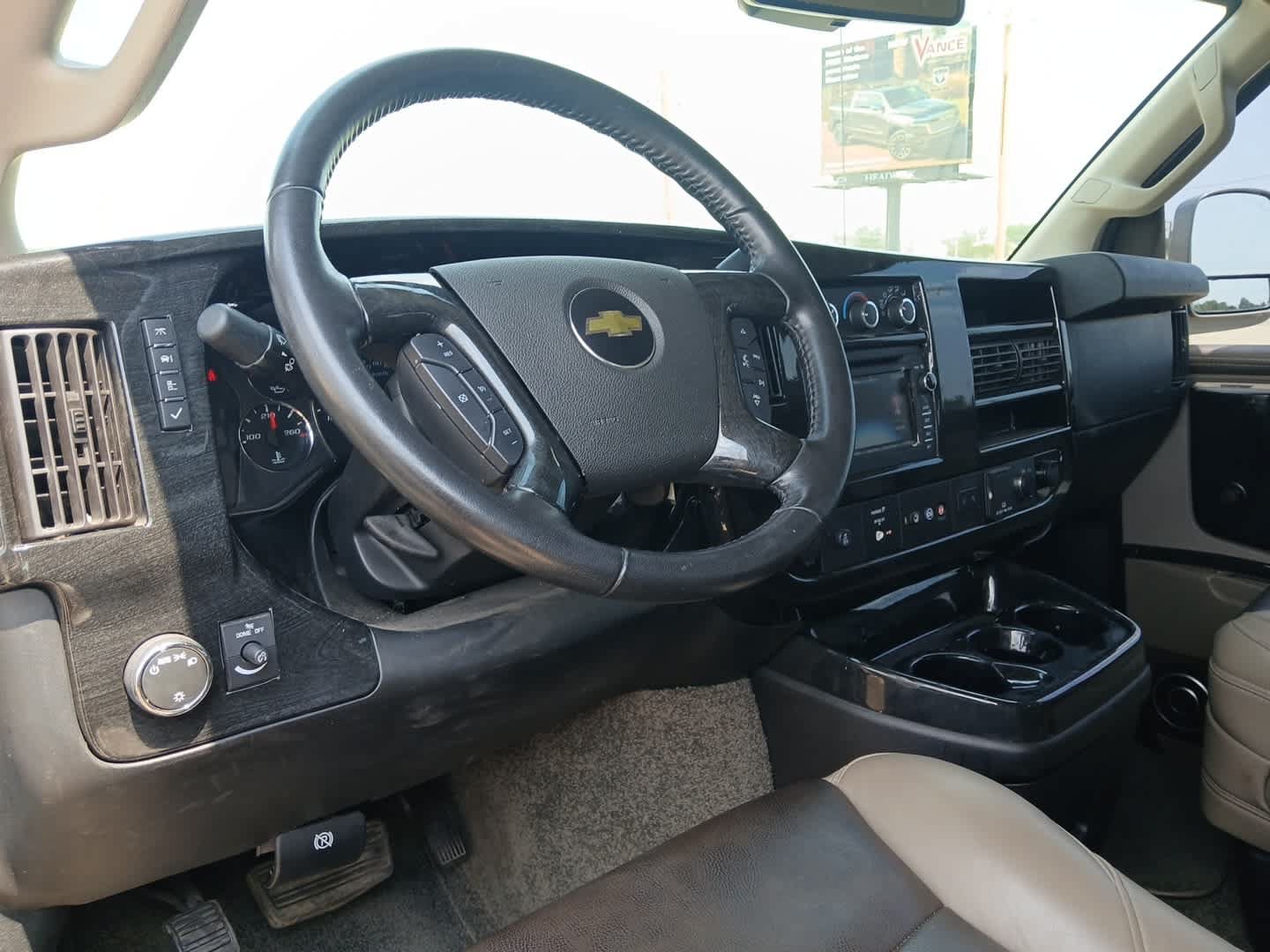 Used 2021 Chevrolet Express 2500 w/ Enhanced Convenience Package RWD image 24