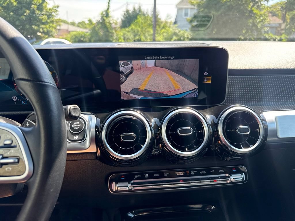 Used 2021 Mercedes-Benz GLB 250 4MATIC image 29