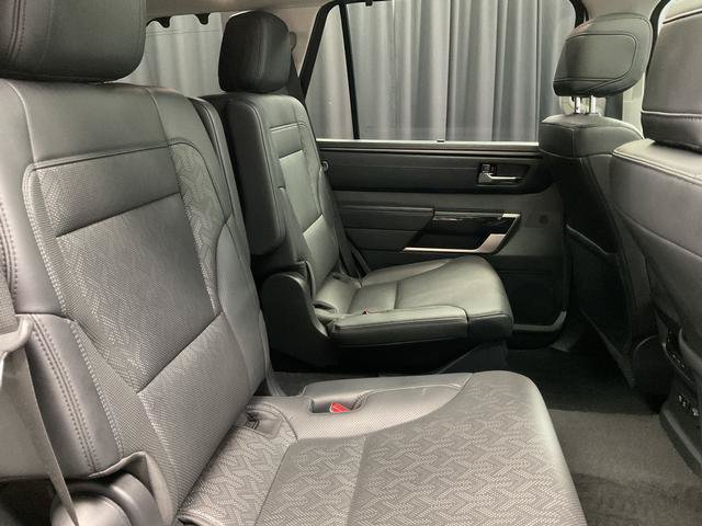 Used 2024 Toyota Sequoia Limited w/ Nightshade Package AWD/4WD image 15