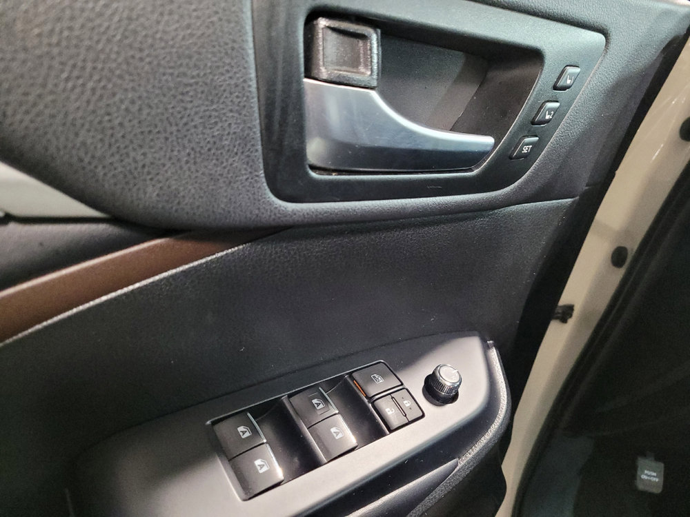 Used 2019 Toyota Highlander Limited image 27