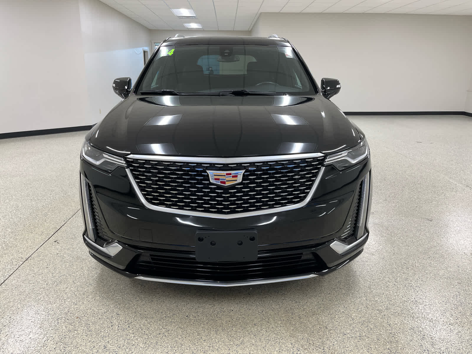 Used 2024 Cadillac XT6 Luxury w/ LPO, Floor Liner Package image 4