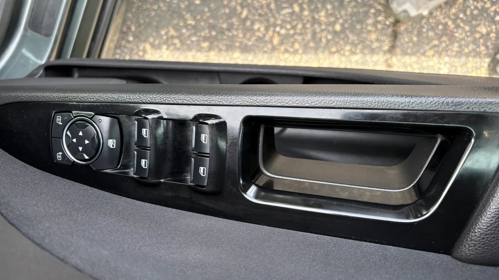 Used 2016 Ford Fusion SE image 16