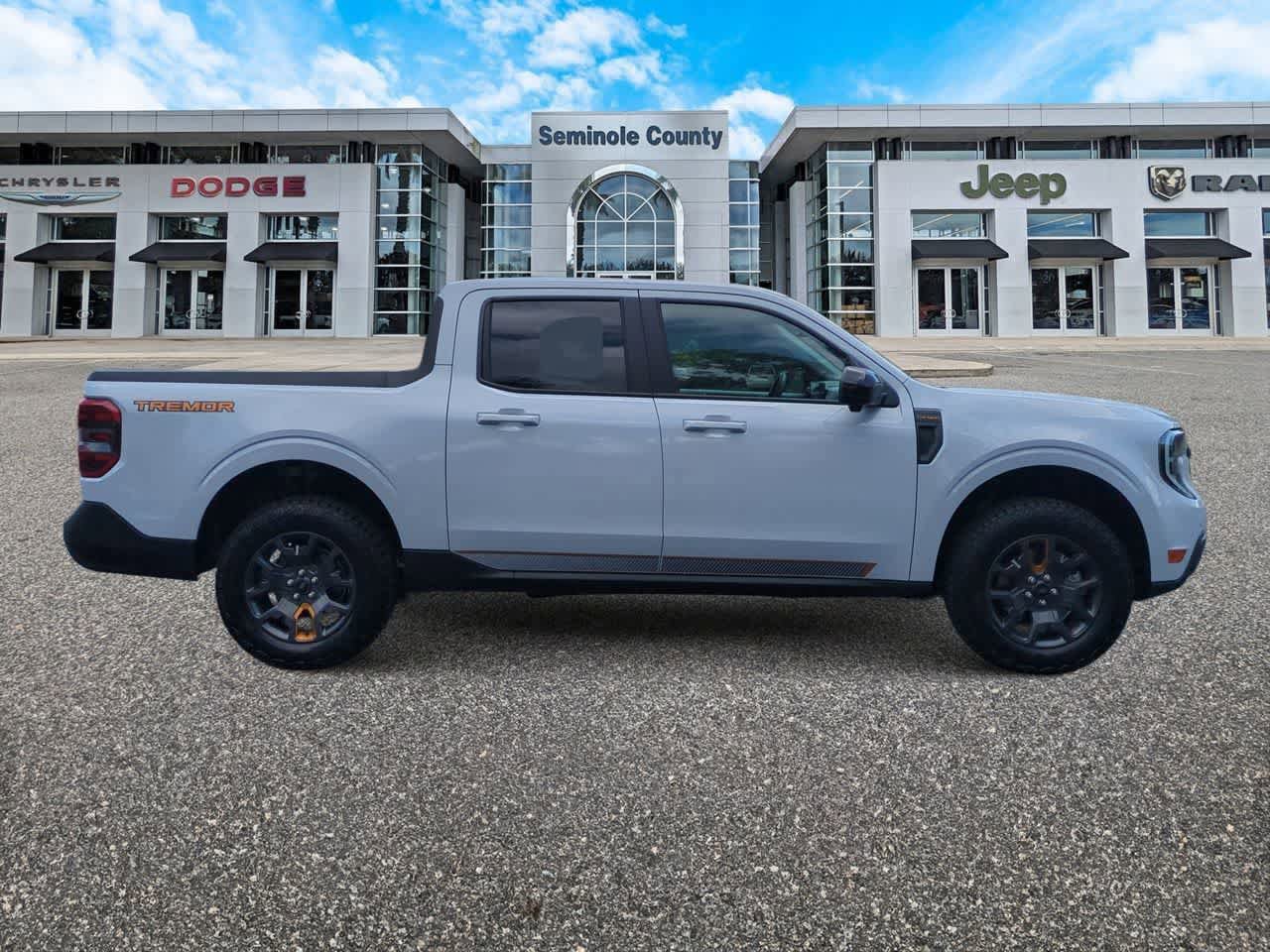 Used 2025 Ford Maverick Tremor AWD/4WD image 9