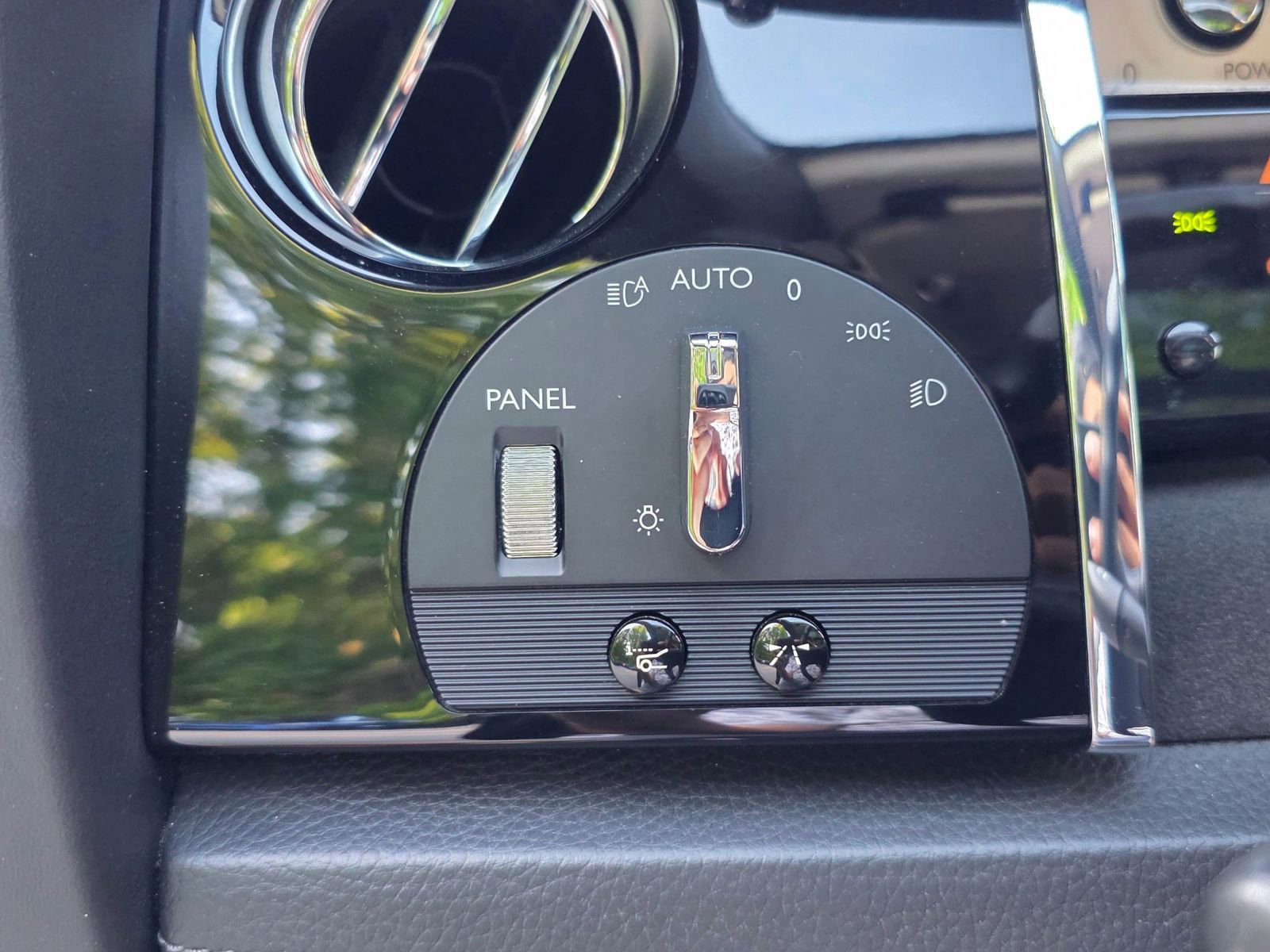 Used 2011 Rolls-Royce Ghost RWD image 14