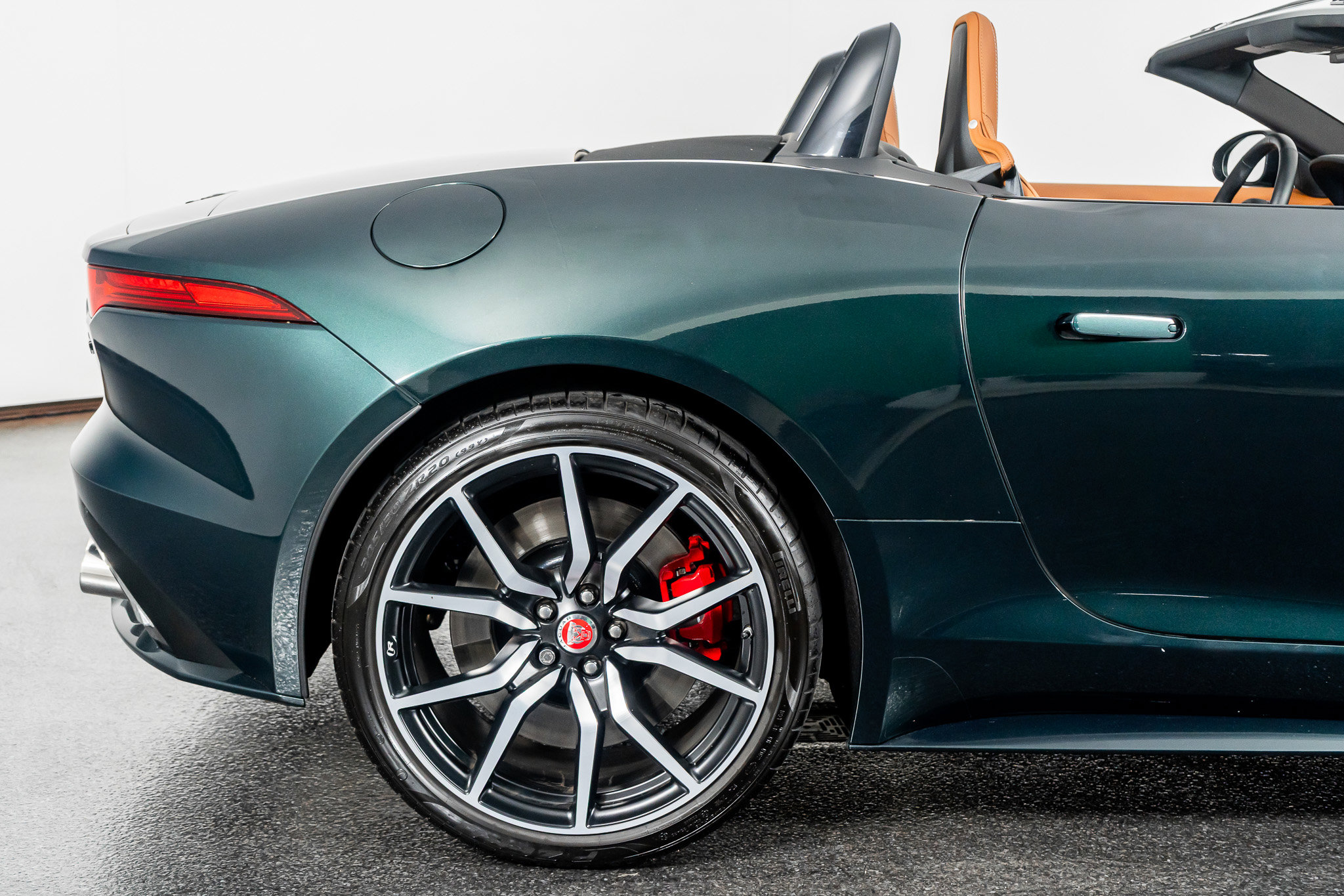 Used 2023 Jaguar F-TYPE R image 12