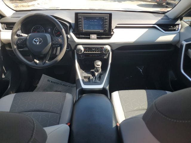 Used 2021 Toyota RAV4 XLE w/ Convenience Package FWD image 16