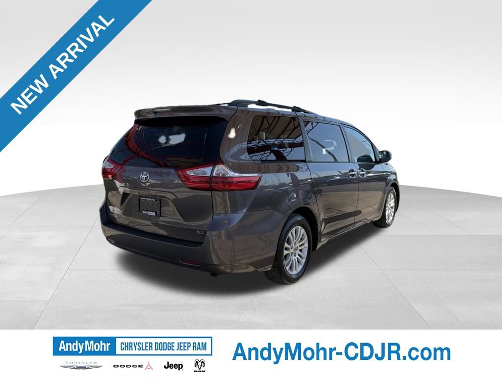 Used 2015 Toyota Sienna XLE FWD image 7